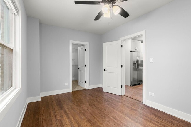 Building Photo - 5542 W 64th St