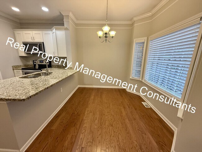 Building Photo - Spacious 3 Bed / 3.5 Bath in Blue Valley S...