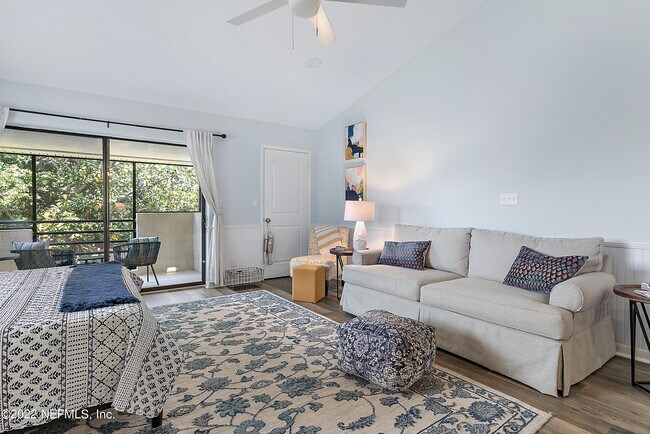 Building Photo - 649 Summer Pl