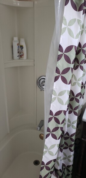 Building Photo - 466 S Wetherly Dr