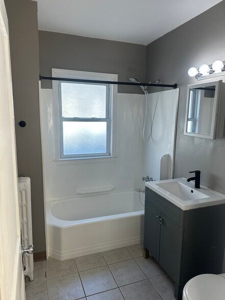 Building Photo - 125 Garland St