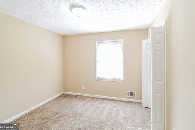 Building Photo - 3338 Mansfield Ln