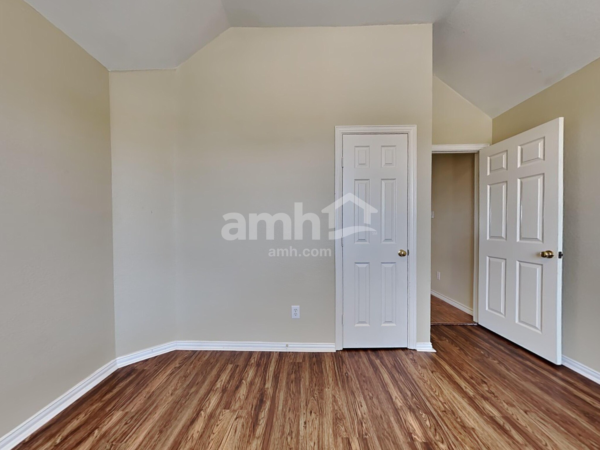 Building Photo - 1506 Holveck Dr