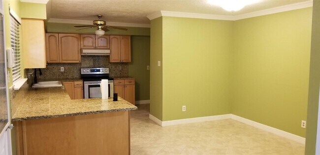 Building Photo - 6702 Lynngate Dr