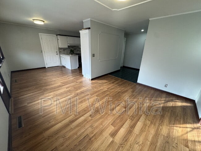 Building Photo - 9601 W Tee Ln