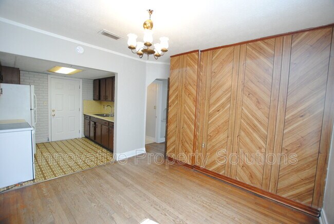 Building Photo - 2065 Camden Ave