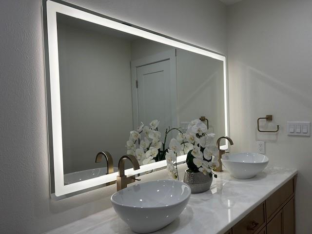 Building Photo - 7728 Lemmonwood Dr