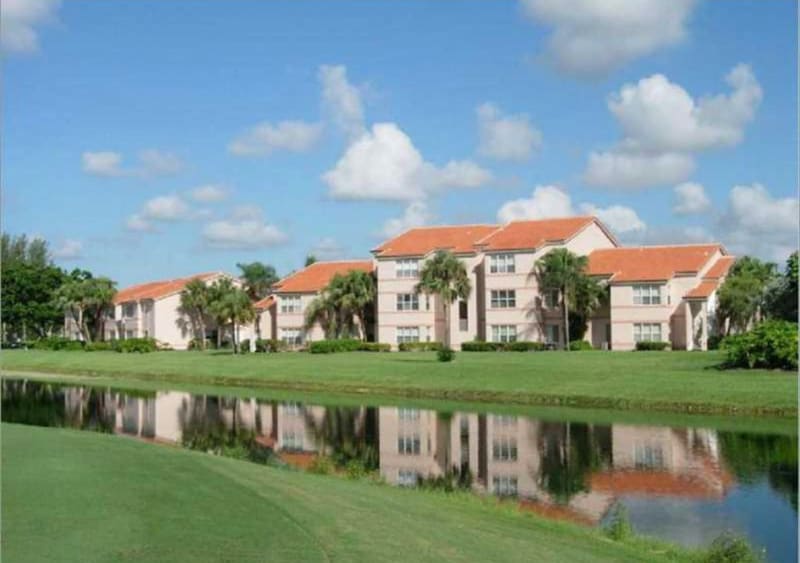 Building Photo - 3400 Pinewalk Dr N