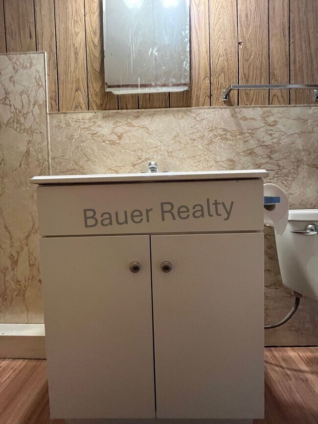 Building Photo - tb412