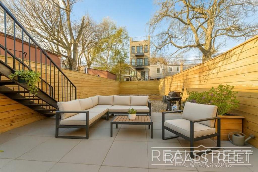 Building Photo - Jefferson