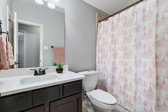 Building Photo - 130 Springshed Pl
