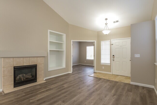 Building Photo - 6802 W Remington Pl