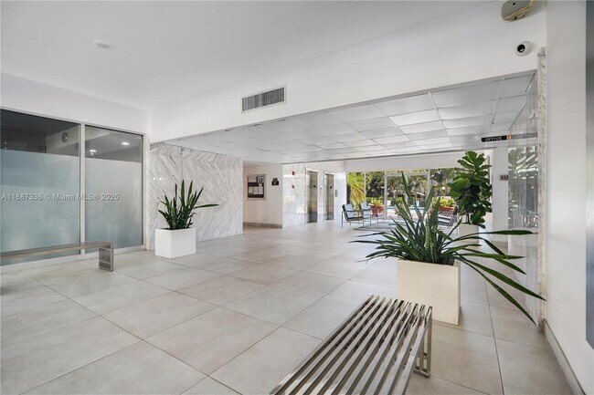 Building Photo - 401 Golden Isles Dr