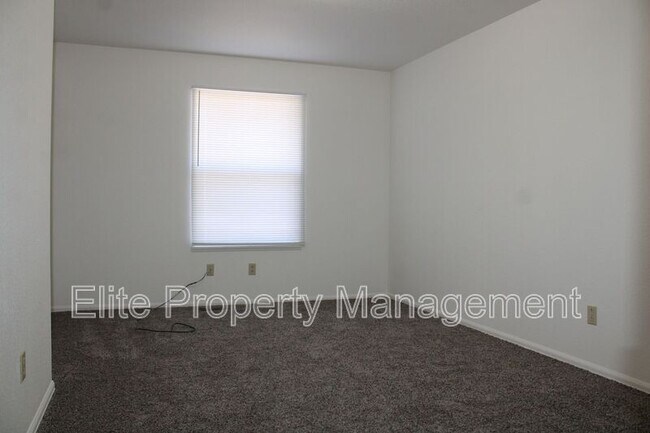 Building Photo - 1984 N Salem Ave