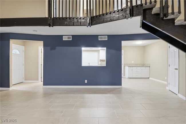 Building Photo - 4039 Village Square