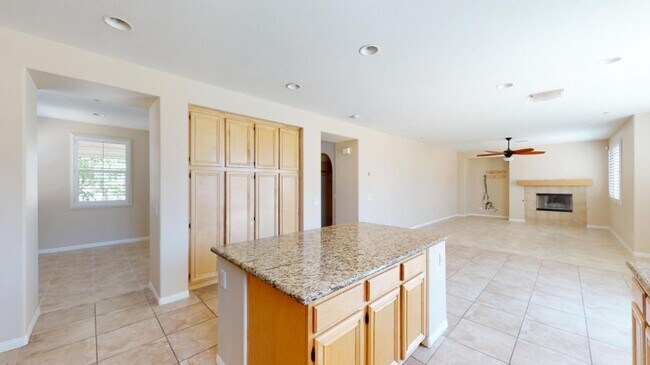 Building Photo - 36425 Fallingstar Pl