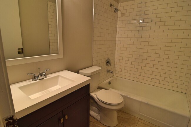 Building Photo - Updated 3 Bedroom 1 Bathroom Home in Golden!