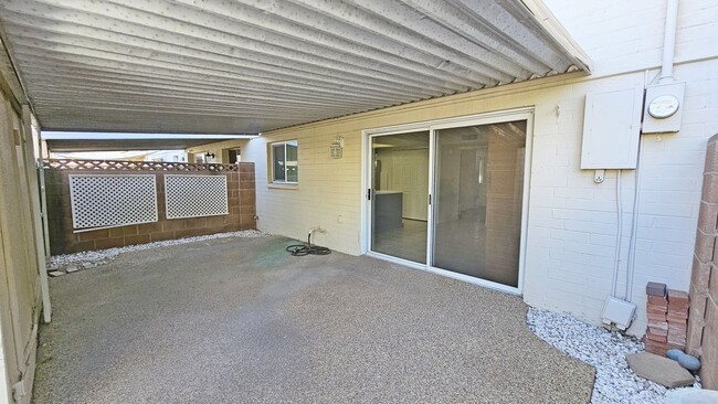 Building Photo - Scottsdale Townhouse 3 Bedroom 2.5 Bath