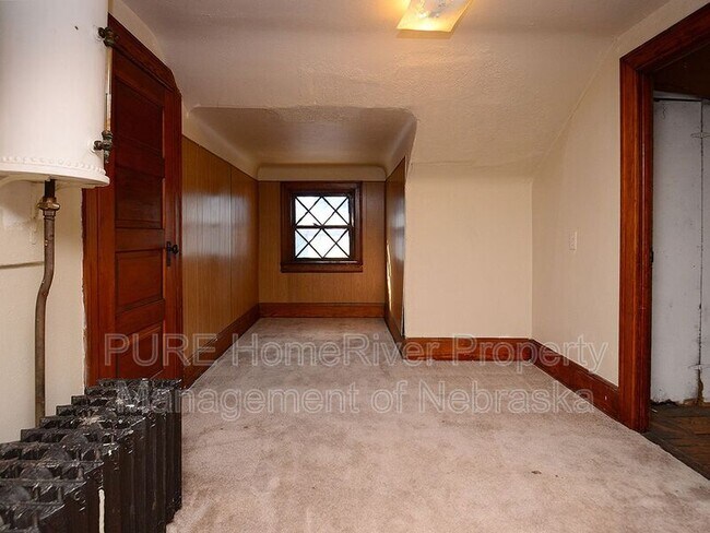 Building Photo - 1021 S 30th Ave