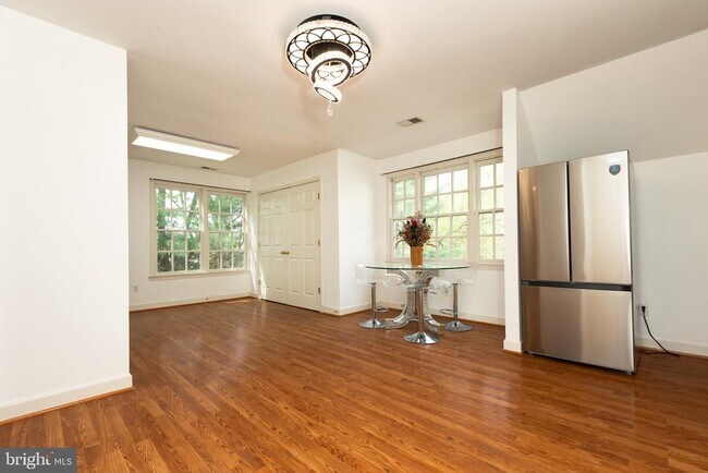 Building Photo - 13039 Glen Mill Rd