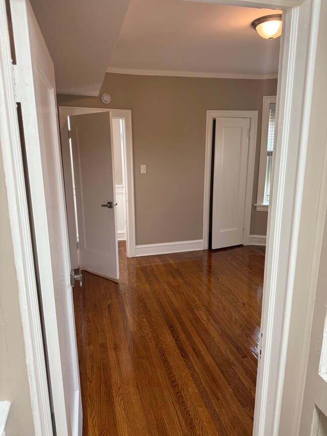 Building Photo - 1744 E 84th Pl