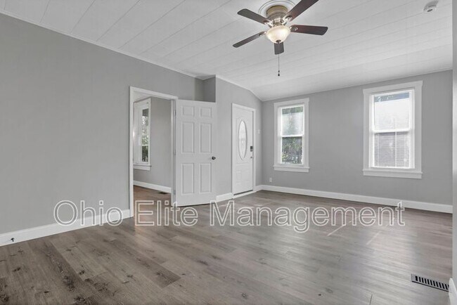 Building Photo - 341 E Markison Ave