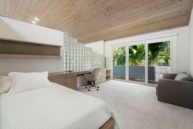 Building Photo - 6110 N Ocean Blvd