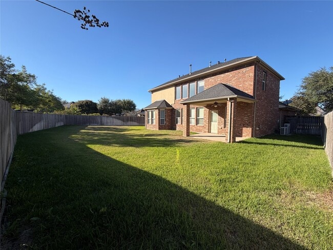 Building Photo - 28015 Silverstream Ct