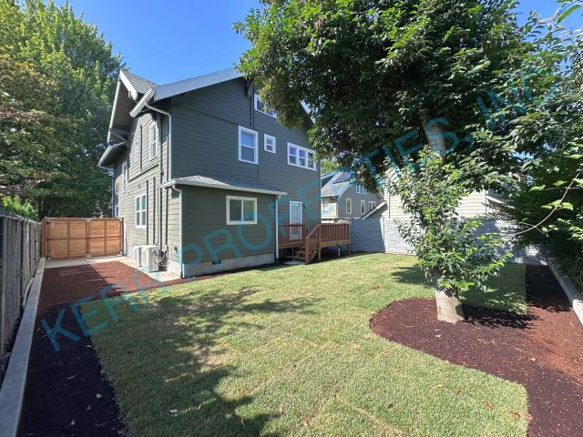 Building Photo - Charming 2-Bed, 2-Bath Duplex Oasis in Hea...