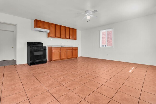 Building Photo - 1166 E 43rd Pl