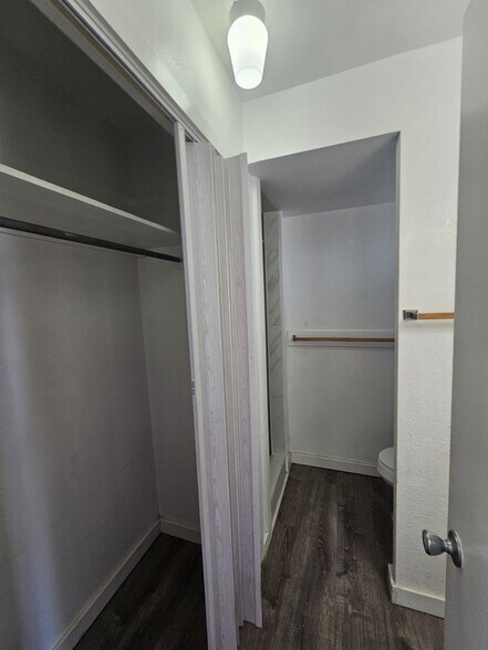 Building Photo - 929 Sheridan St