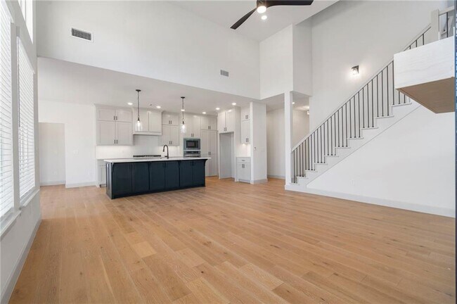 Building Photo - 1231 Mammoth St