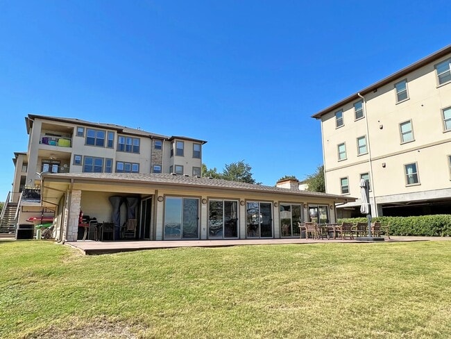 Building Photo - Great 2 Bdrm 2 Bath Condo in Lake Dallas Tx