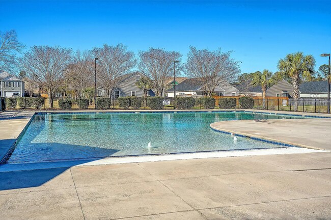 Building Photo - Modern Comfort & Easy Living in Ladson