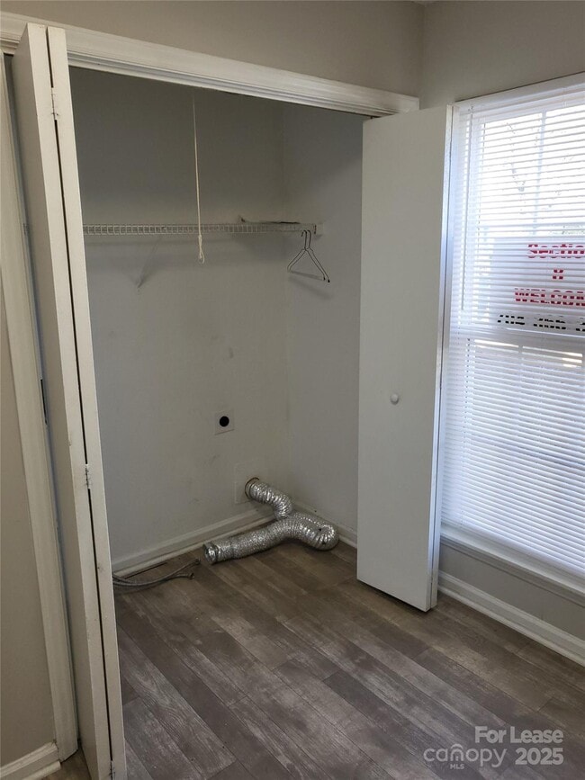 Building Photo - 5720 Ebley Ln
