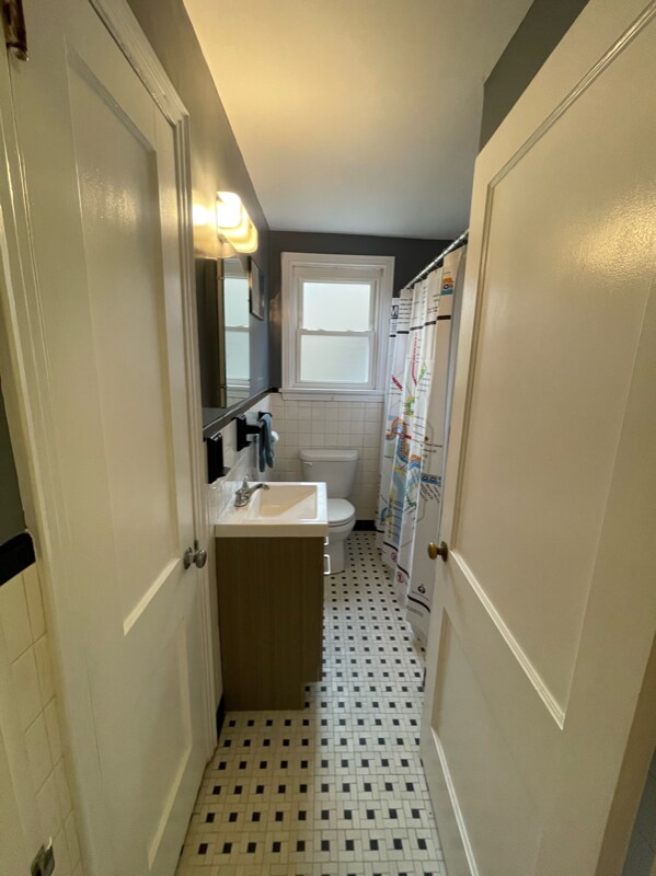 Building Photo - 1228 Brookline Blvd