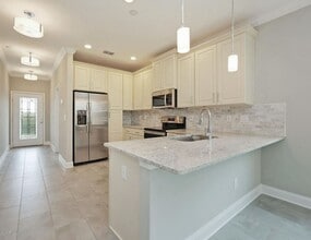 Building Photo - 4 Bedroom 3.5 bath Beauty in Just a Short Stroll to Jax Beach - Garage, Lawncare Included & Fence...