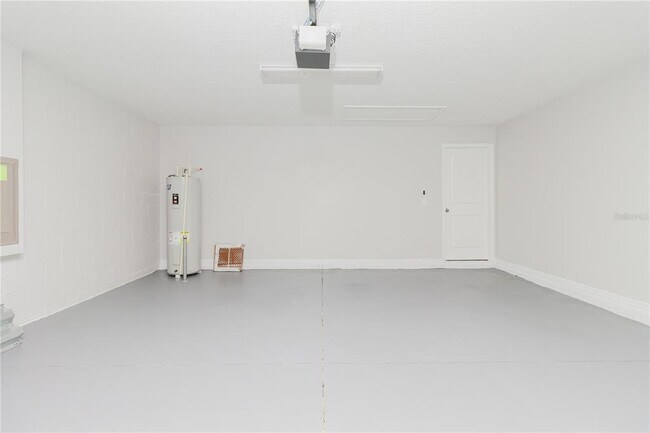 Building Photo - 304 Cascade Bend Dr