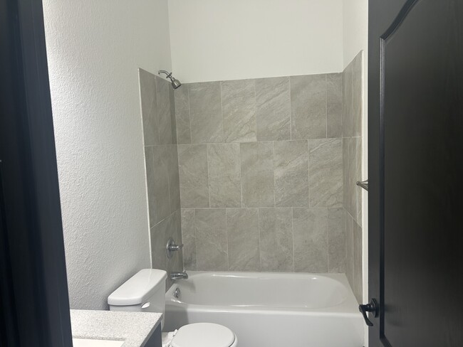 2nd bathroom - 18042 GA-3