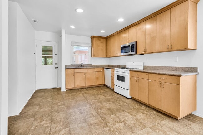 Building Photo - 4753 Choctaw Dr