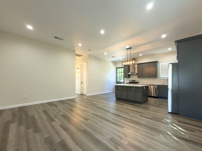 Building Photo - 15447 Septo St