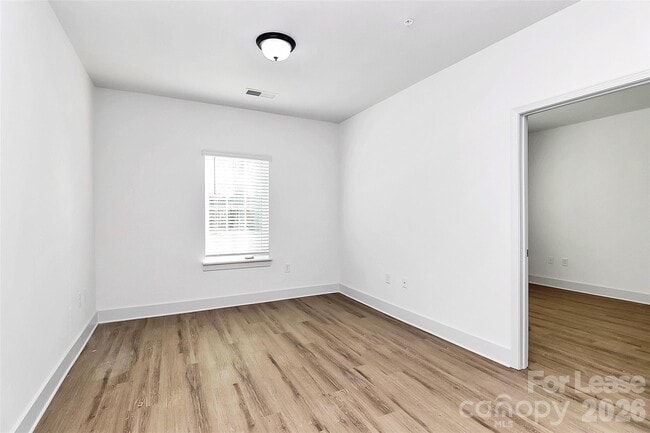 Building Photo - 3515 Markland Dr