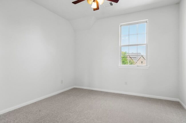 Building Photo - 8102 Little Scarlet St