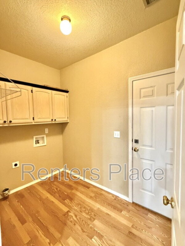 Building Photo - 204 N Magnolia Ct