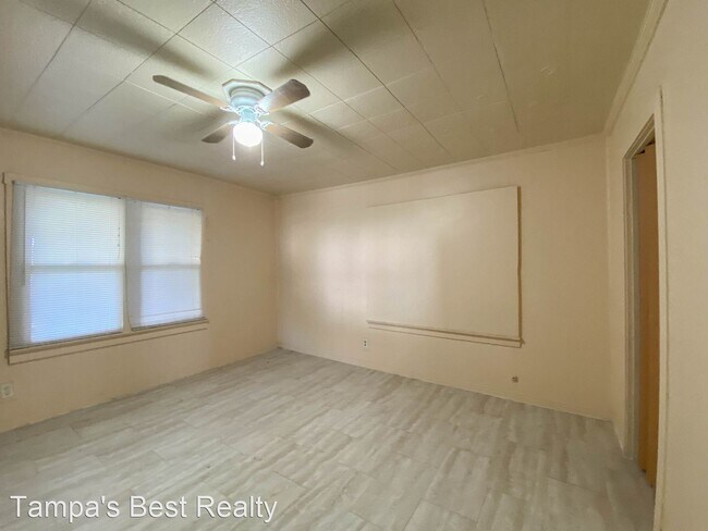 Building Photo - 2 br, 1 bath House - 830 N Combee Rd