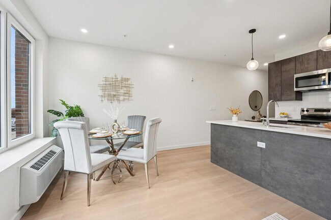 Building Photo - 1 Mallory Ave