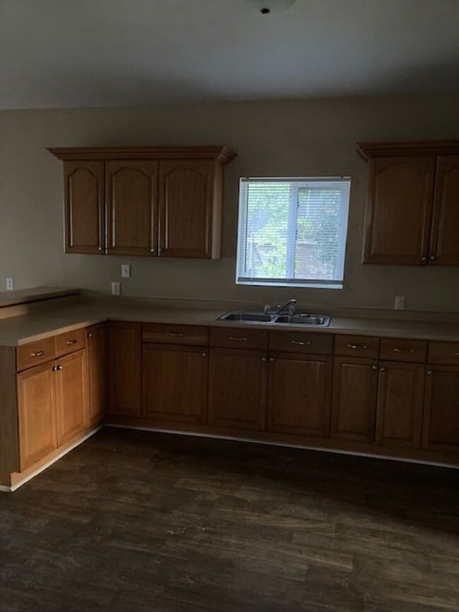 Building Photo - Biloxi 2 Bedroom
