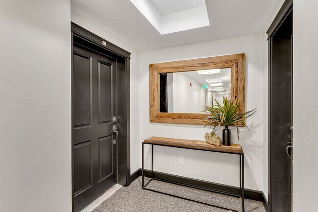 Building Photo - Updated Two Level Condo in the Heart of Do...