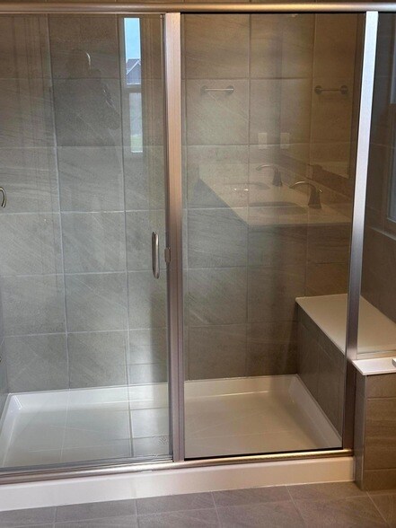 Building Photo - 2027 Aerotrain Ct N