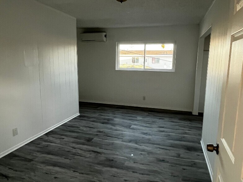 Building Photo - 12829 Doty Ave